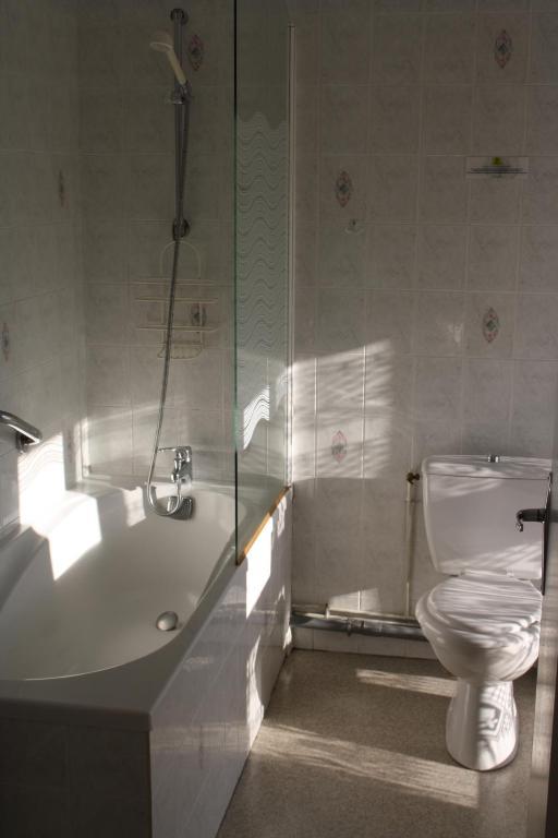 Auberge De Saint Julien Aux Bois Ruang foto