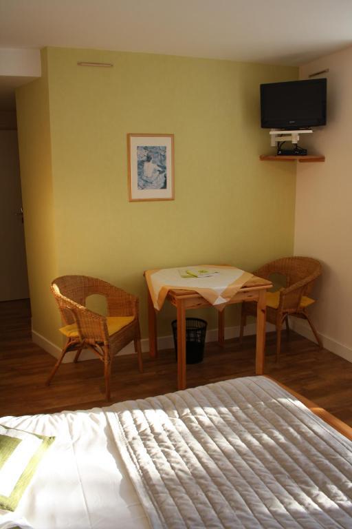 Auberge De Saint Julien Aux Bois Ruang foto