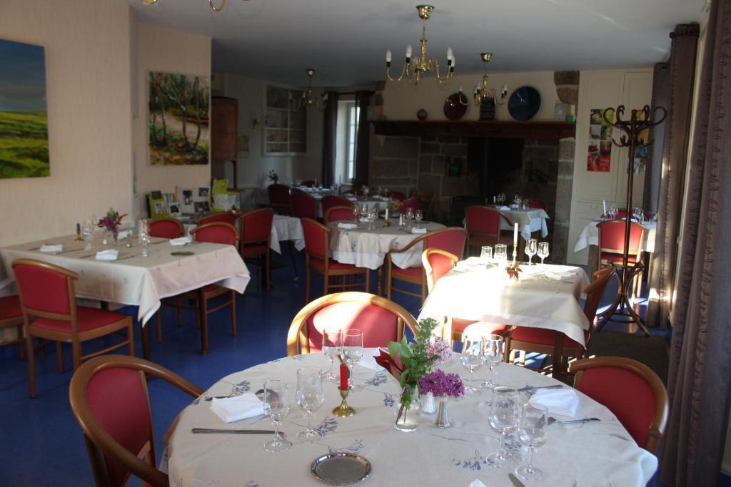 Auberge De Saint Julien Aux Bois Bagian luar foto